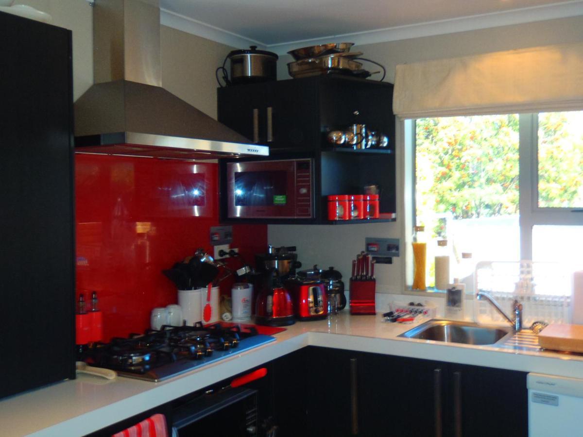 Lakefront Fantail Cottage Lake Hawea, Wanaka 外观 照片