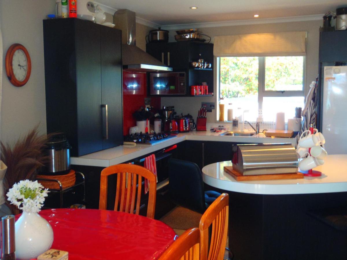 Lakefront Fantail Cottage Lake Hawea, Wanaka 外观 照片