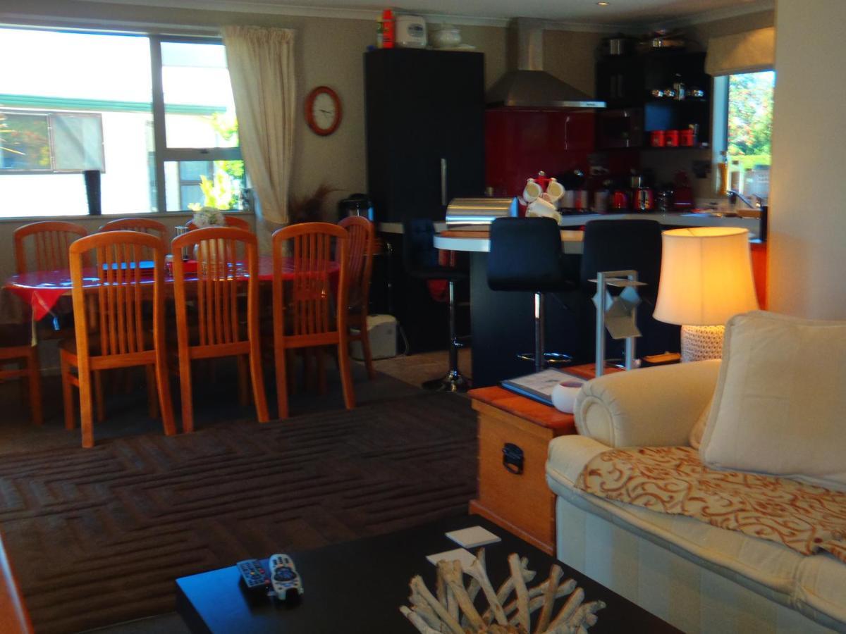 Lakefront Fantail Cottage Lake Hawea, Wanaka 外观 照片