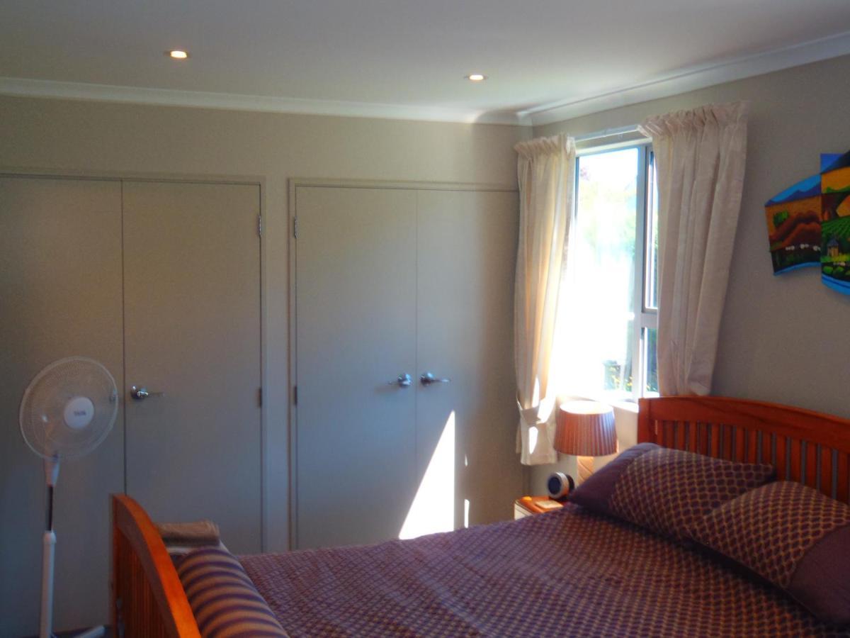 Lakefront Fantail Cottage Lake Hawea, Wanaka 外观 照片